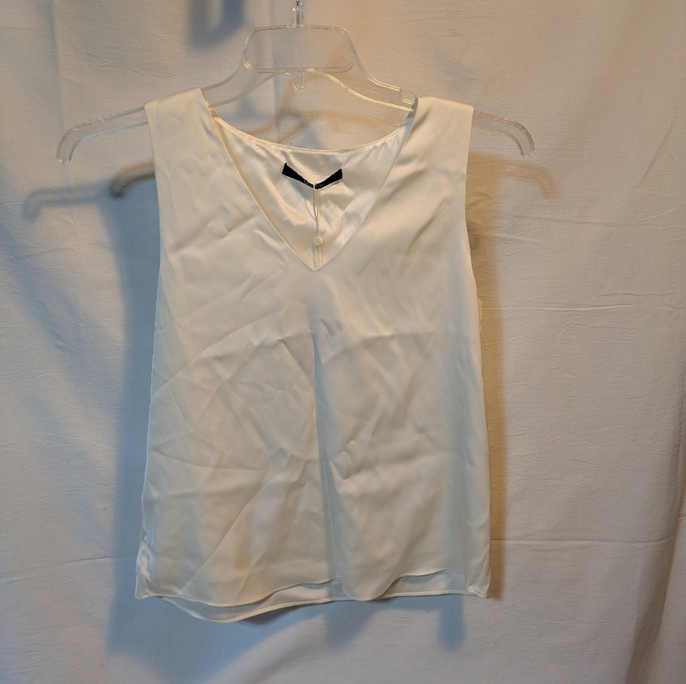 NWT Quince Silk Sleeveless Tank Top
